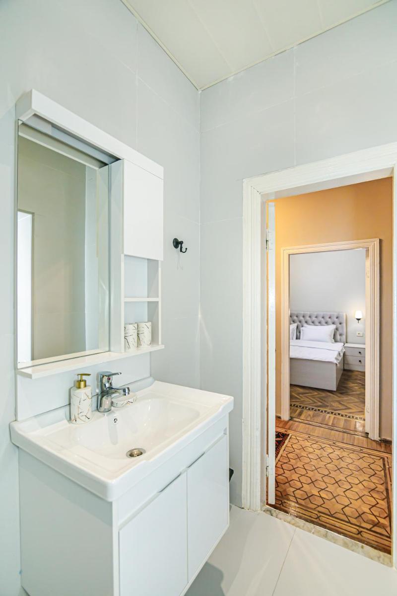 Image 4 of White Lilies Spacious 2-Bedroom Sea View