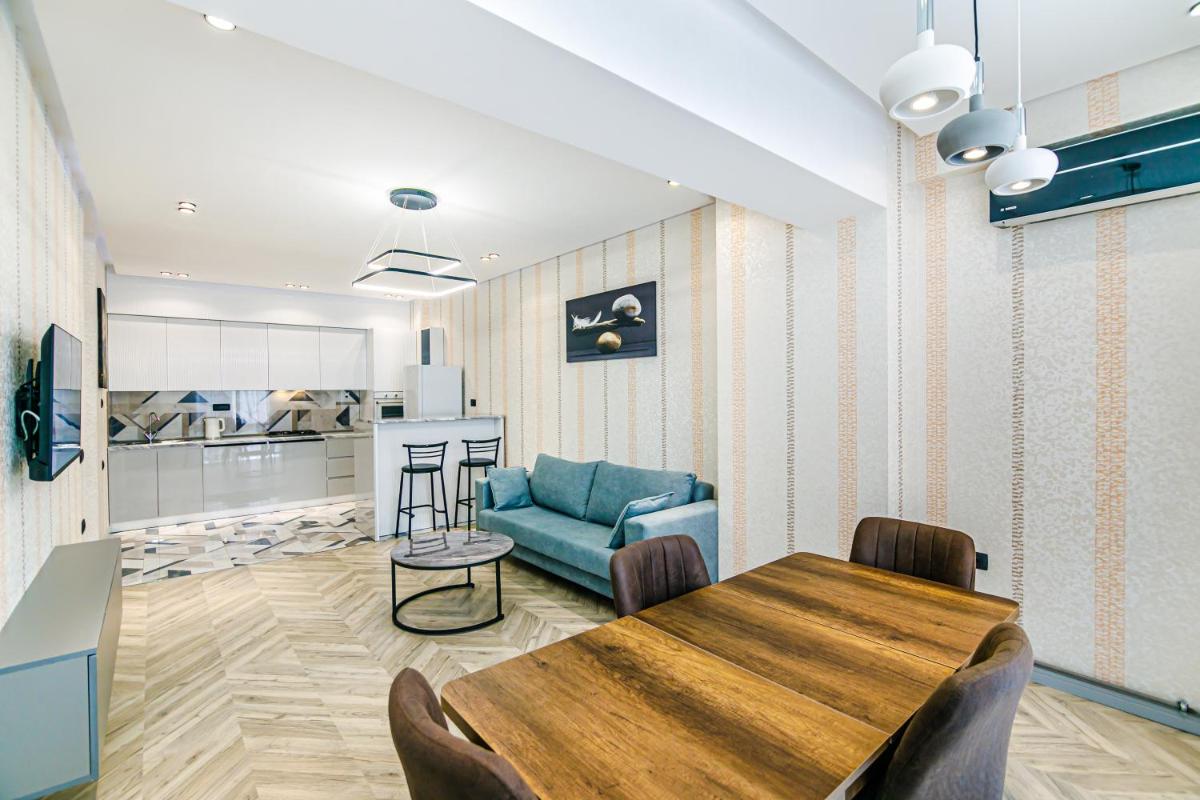 Image 4 of White Tower Apartment