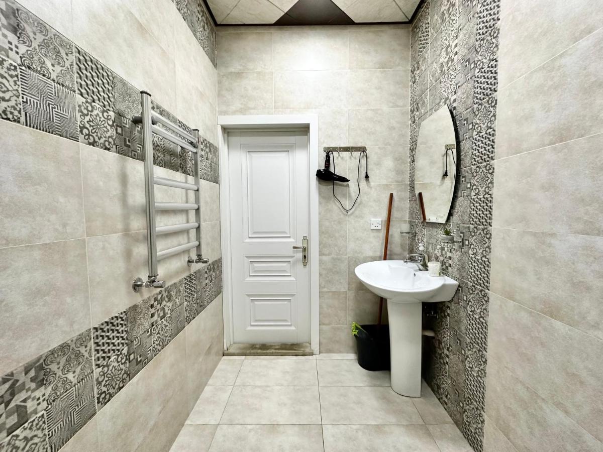 Image 2 of Yellow Boulevard Apartment