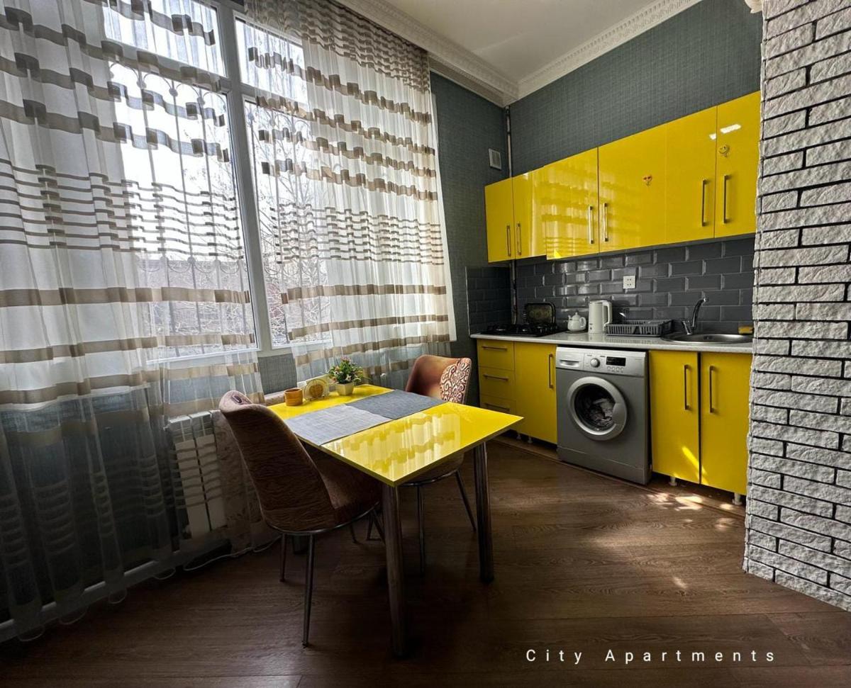 Image 3 of Yellow Boulevard Apartment